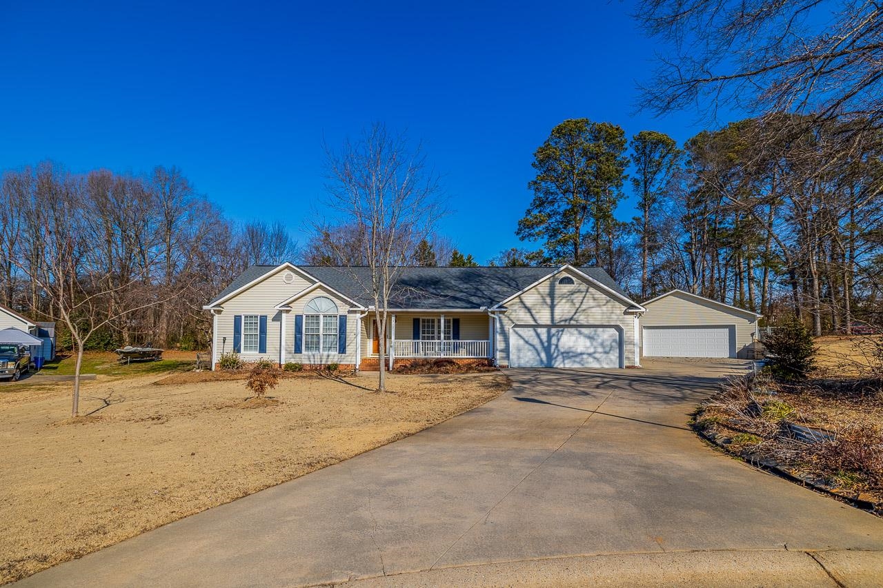 317 Carmichael Court Boiling Springs, SC 29316 - Photo 2 of 44