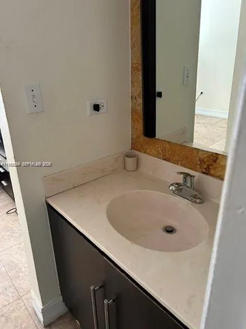 $5,400 | 1500 Bay Road, Unit 116S, Miami Beach, FL 33139