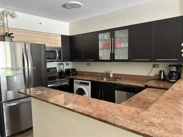 $5,400 | 1500 Bay Road, Unit 116S, Miami Beach, FL 33139