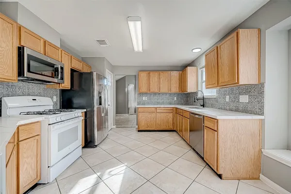$2,000 | 6807 Catarina Circle, Houston, TX 77084