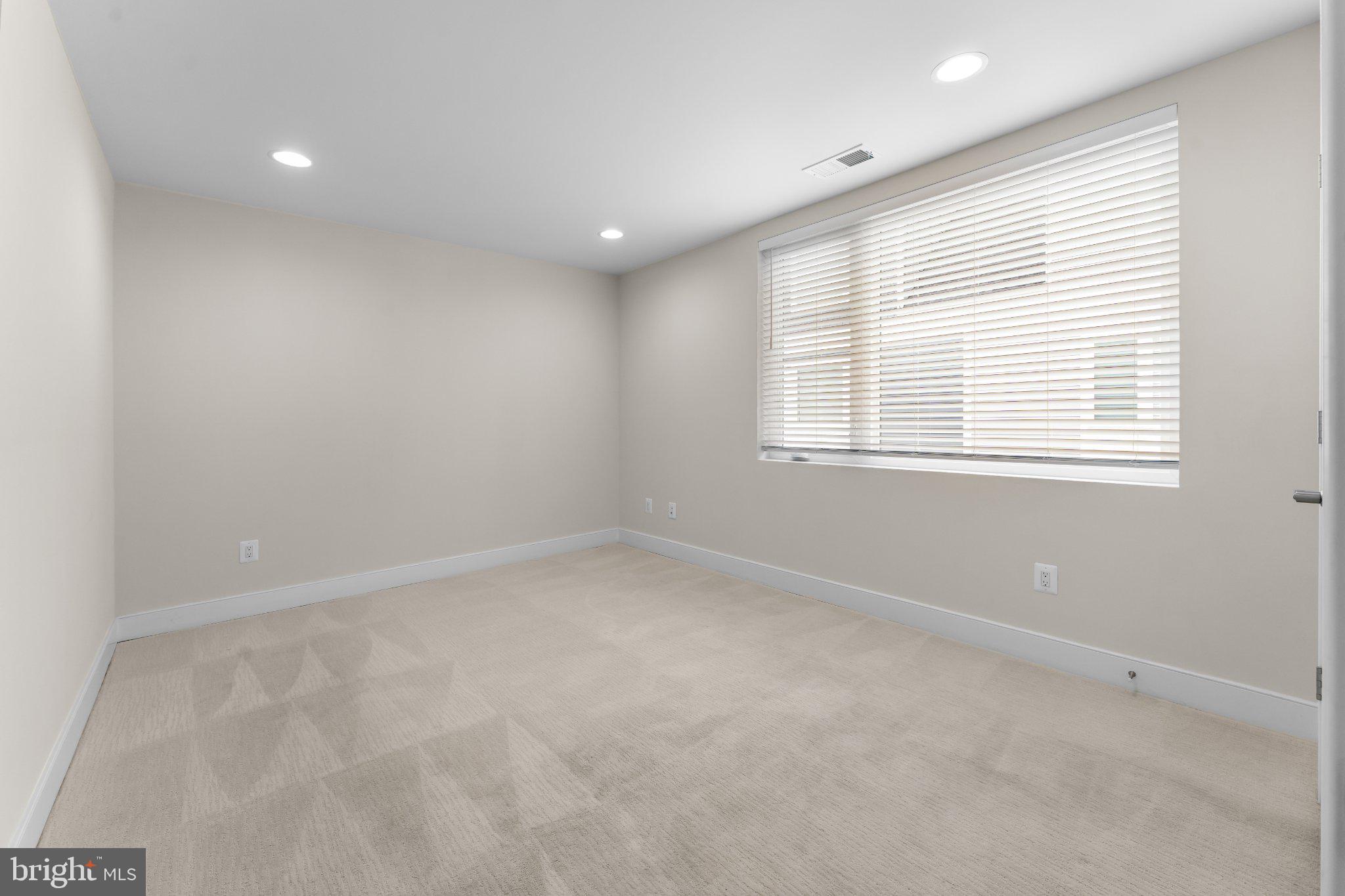 2827 24th Road South Arlington, VA 22206 - Photo 30 of 48 Bright and airy blank canvas room.