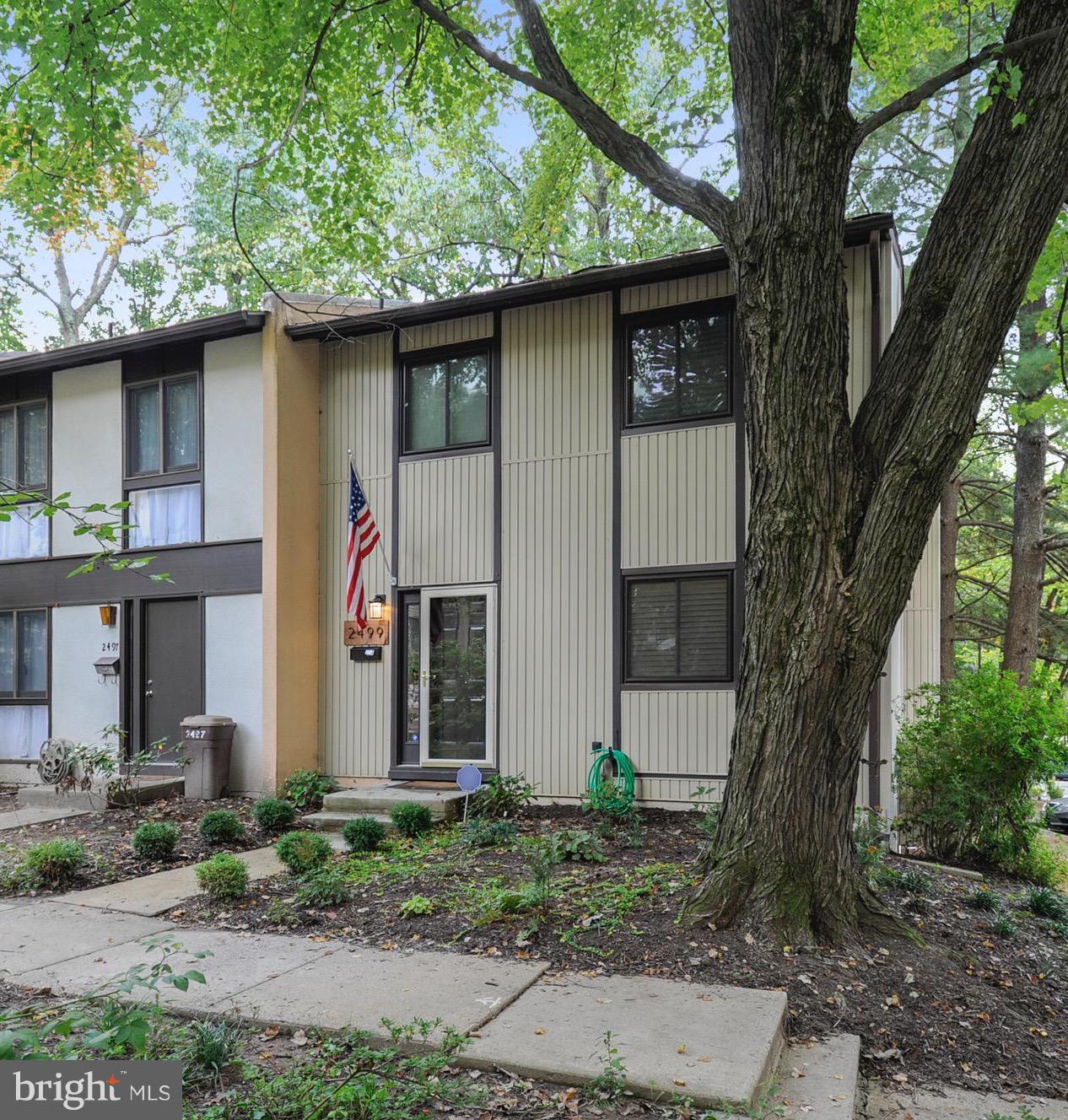 2499 Pyrenees Court Reston, VA 20191 - Photo 2 of 28 Exterior (Front)