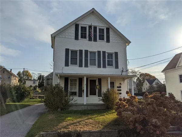 $2,100 | 9 Summer Street, Unit B, Westerly, RI 02891