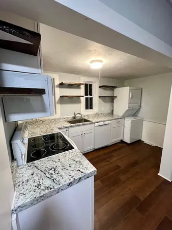 $2,100 | 9 Summer Street, Unit B, Westerly, RI 02891