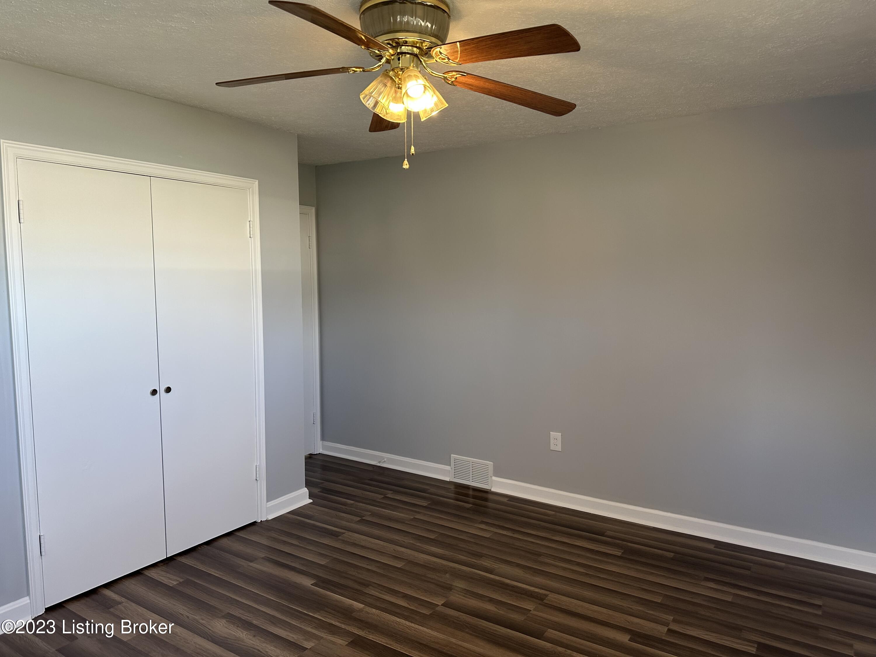 10012 Stonestreet Road Louisville, KY 40272 - Photo 36 of 77 IMG_8400