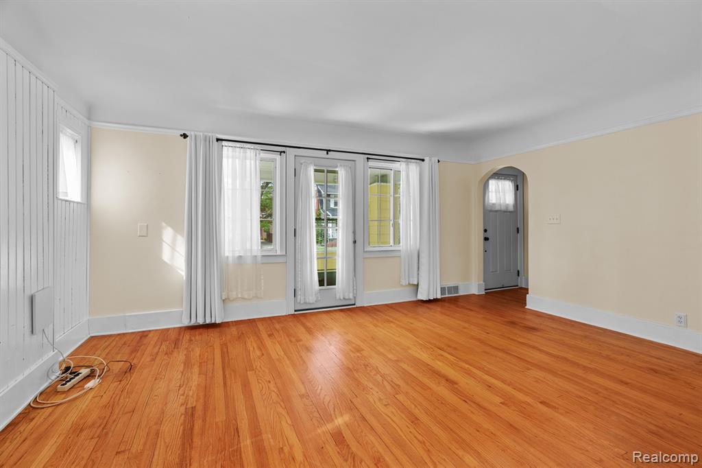 34 Sylvan Avenue Pleasant Ridge, MI 48069 - Photo 5 of 27 Gallery Image 5