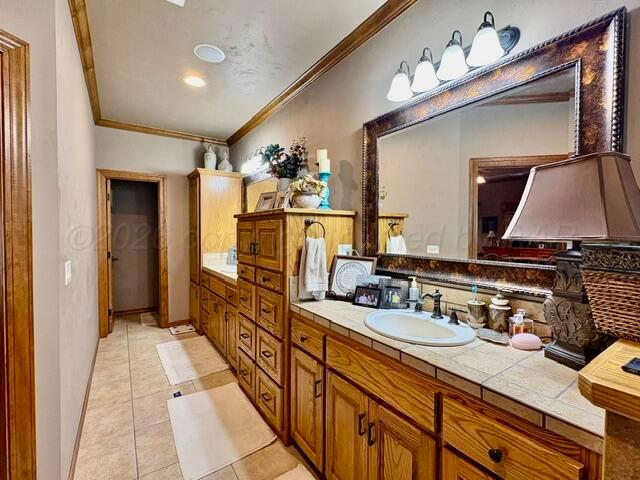 19900 West Country Club Road Canyon, TX 79015 - Photo 18 of 45 Master Bath 3