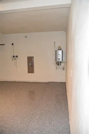 a view of a utility room