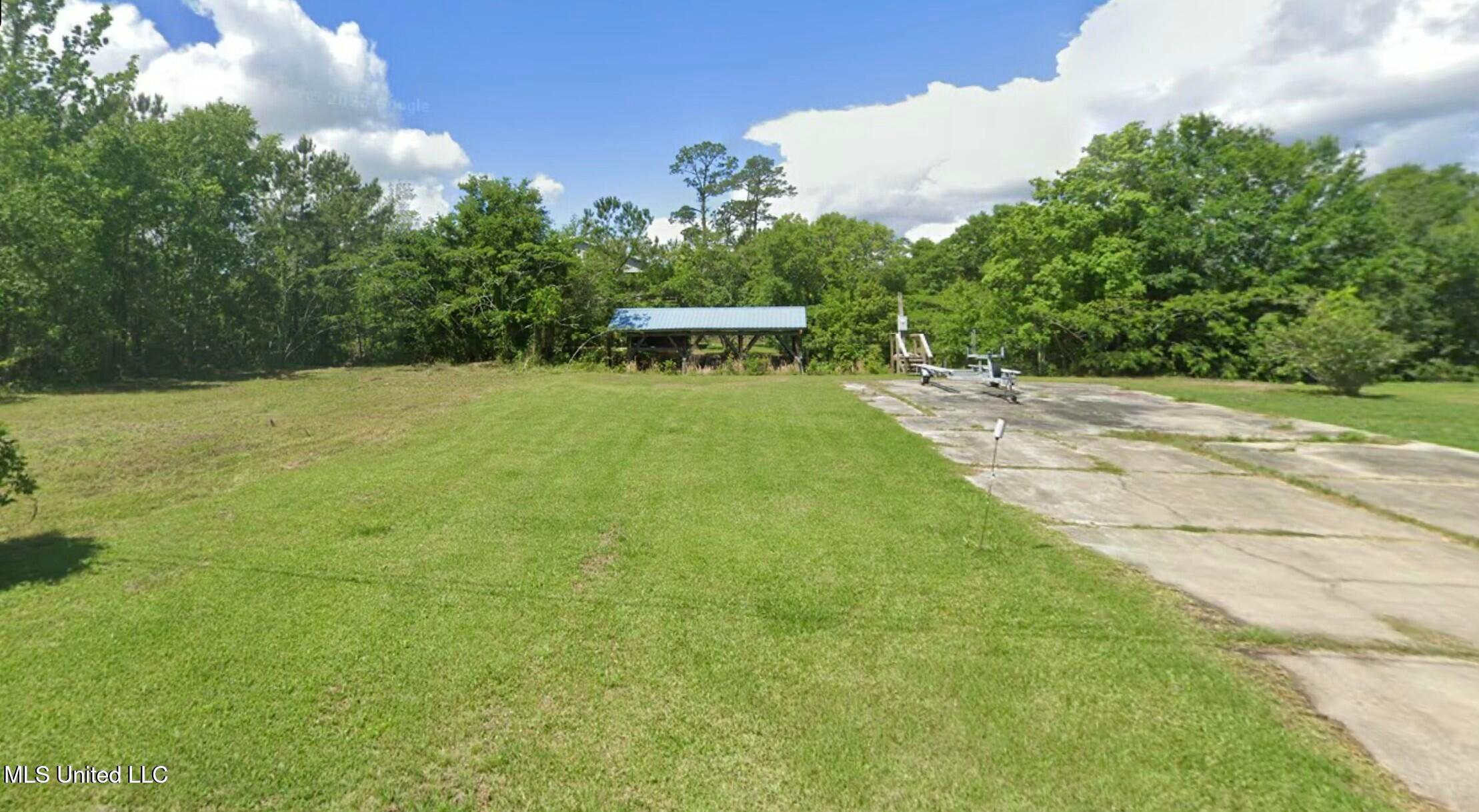 30 Fiber Street Bay St. Louis, MS 39520 - Photo 4 of 9 4