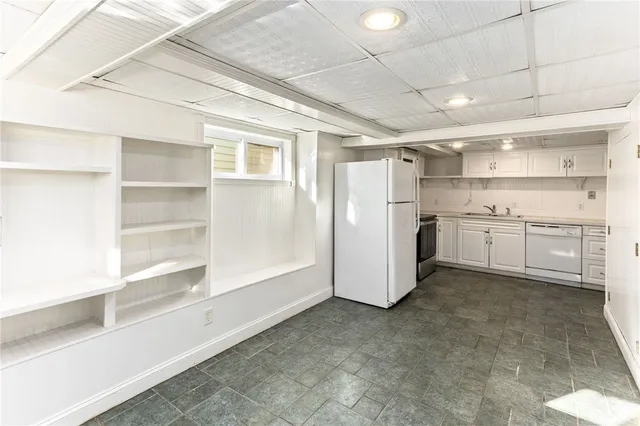 $1,095,000 | 7 Cozzens Court, Newport, RI 02840