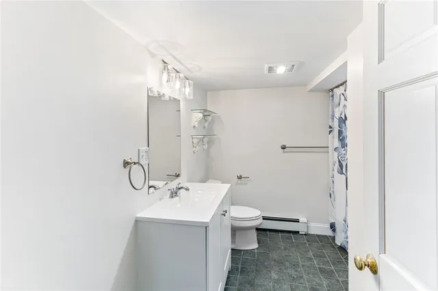 $1,095,000 | 7 Cozzens Court, Newport, RI 02840