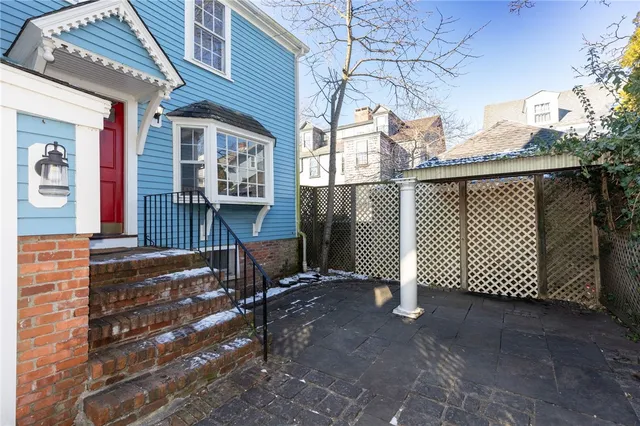 $1,095,000 | 7 Cozzens Court, Newport, RI 02840