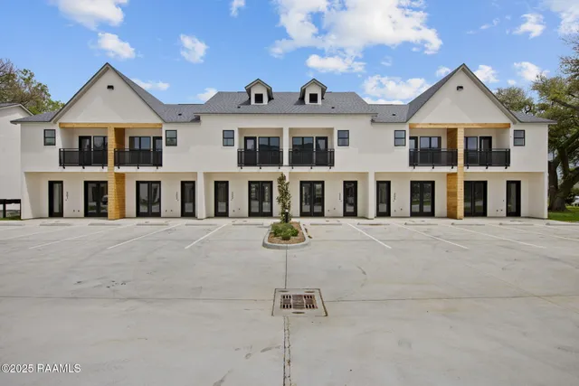 $319,000 | 1510 Kaliste Saloom Road, Unit 206, Lafayette, LA 70508