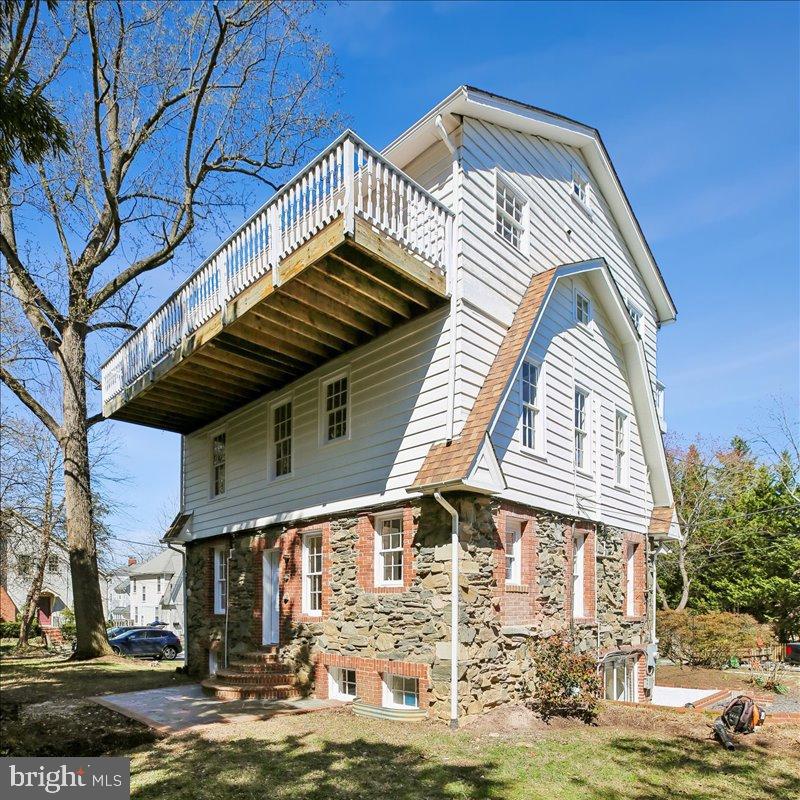4714 Hunt Avenue Chevy Chase, MD 20815 - Photo 50 of 54 a view of a house with a balcony