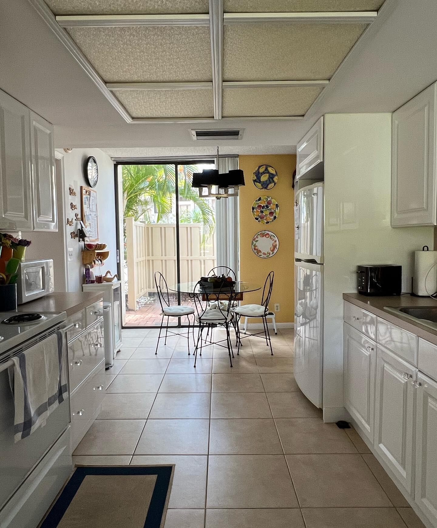 1002 Bridgewood Place, Unit 1002 Boca Raton, FL 33434 - Photo 2 of 14 2B5EB0FC-B6A1-426D-A5A0-18B6534E1013
