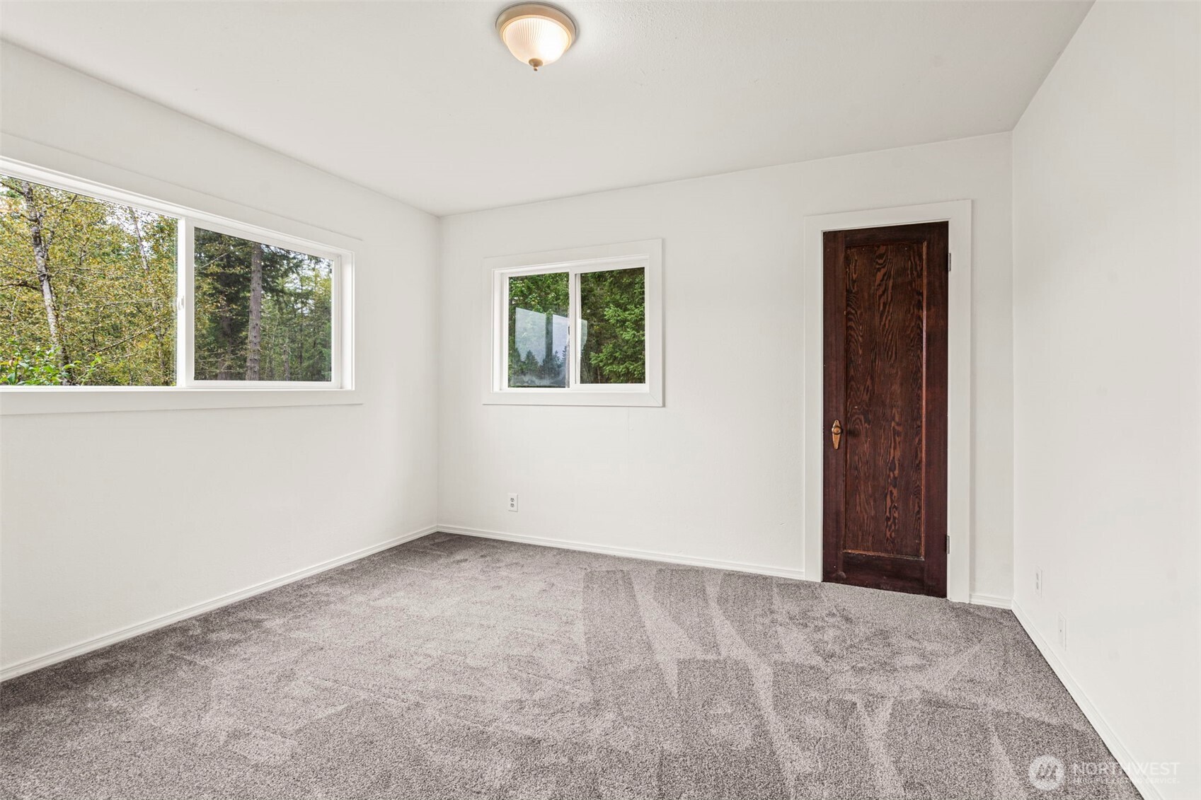 1755 Centralia Alpha Road Chehalis, WA 98532 - Photo 23 of 35 an empty room with windows