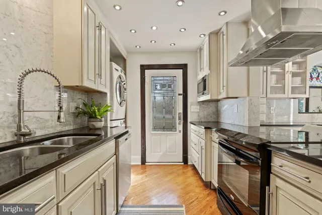 $3,700 | 2730 Oak Valley Drive, Vienna, VA 22181