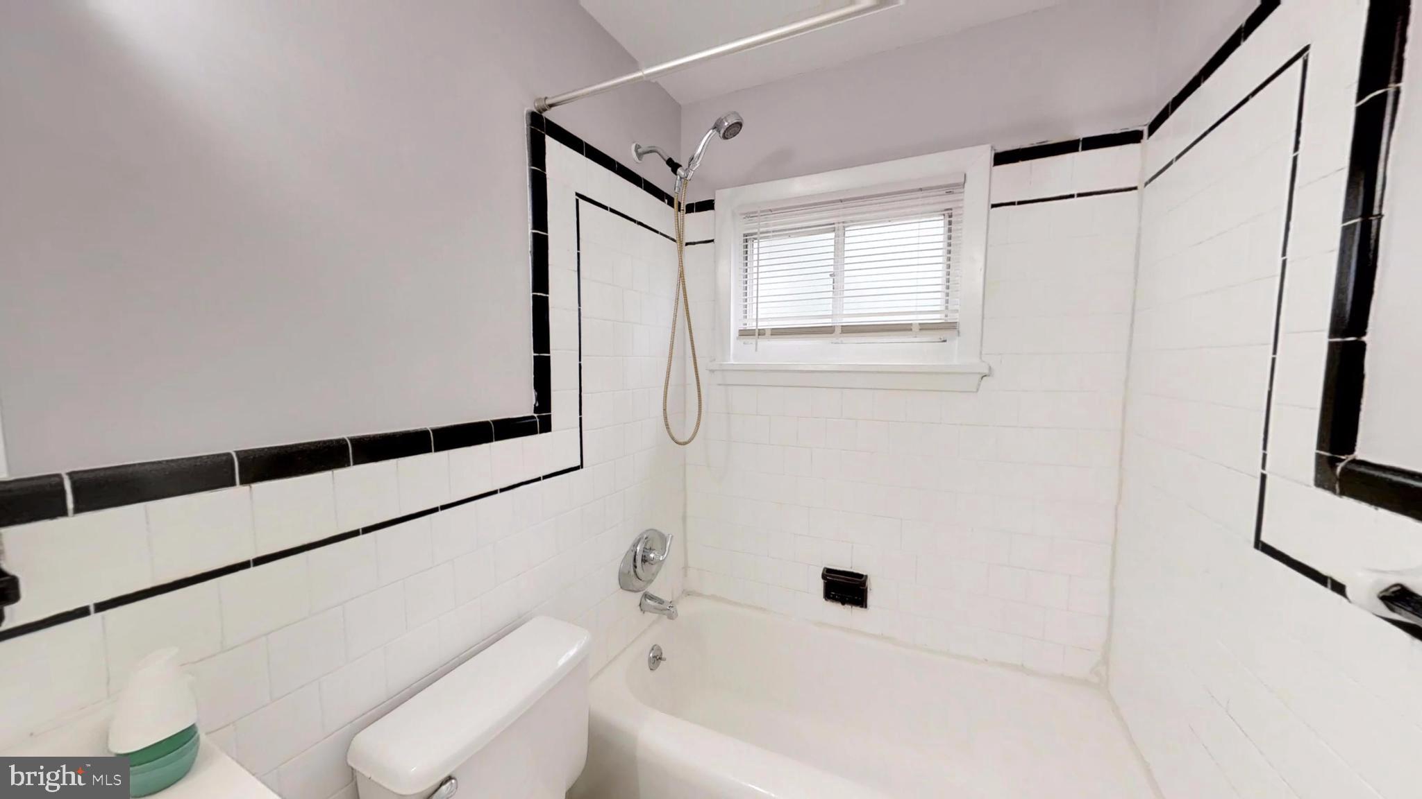 5626 Braxfield Road Baltimore, MD 21227 - Photo 15 of 23 Charming Full Bathroom