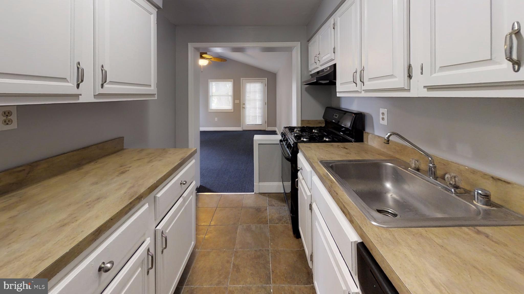 5626 Braxfield Road Baltimore, MD 21227 - Photo 9 of 23 Kitchen