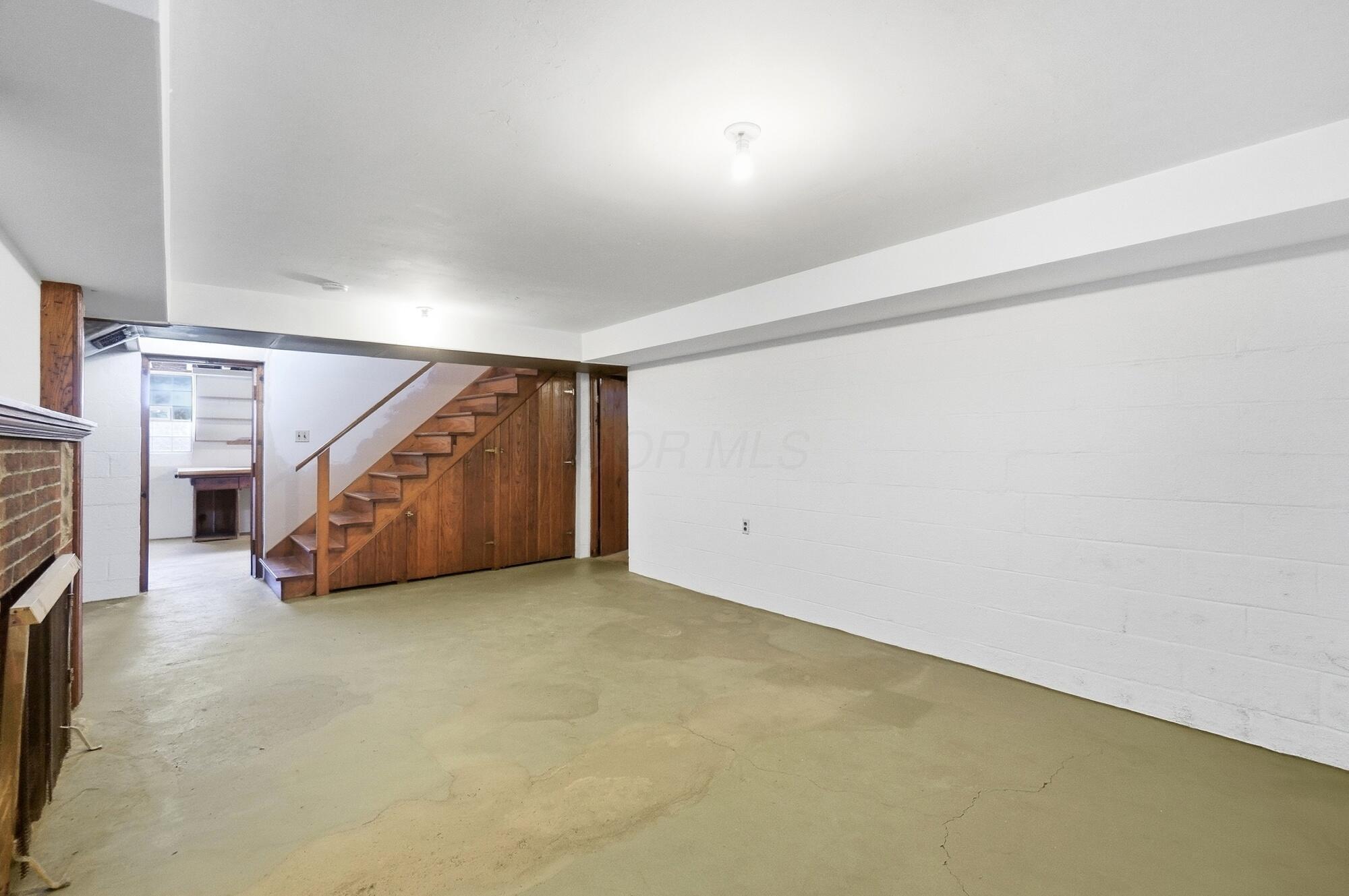 559 Enfield Road Columbus, OH 43209 - Photo 29 of 33 Another view of the space.