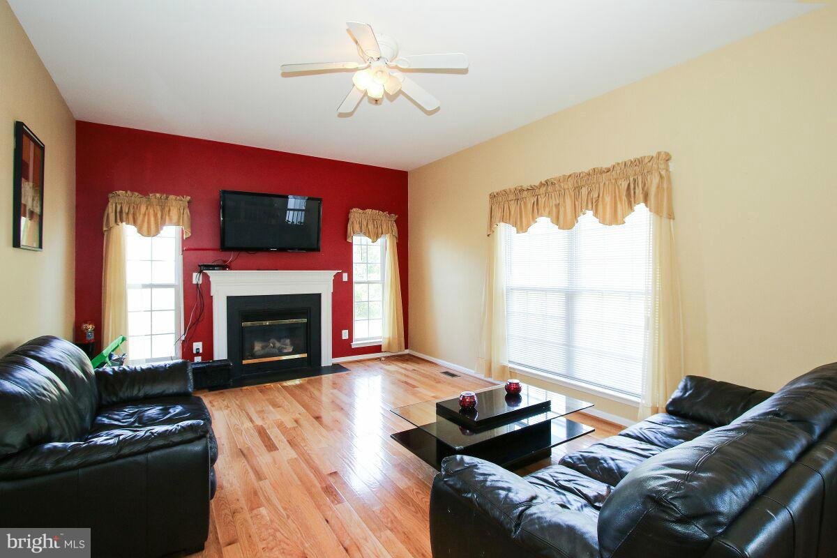 3404 Kidder Road Clinton, MD 20735 - Photo 13 of 30 Living Room