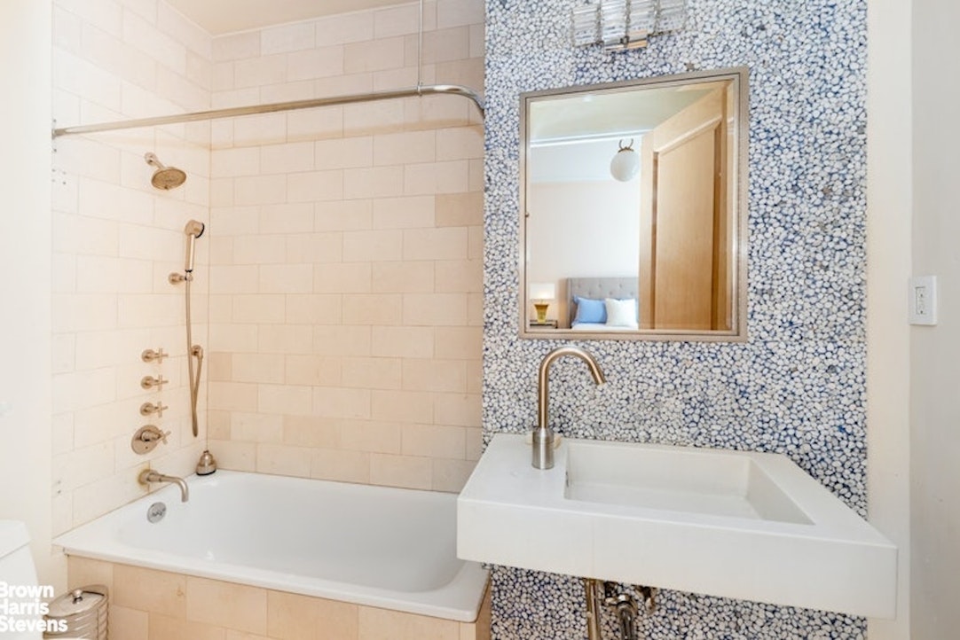 525 Park Avenue, Unit 7AB Manhattan, NY 10065 - Photo 11 of 22 Gallery Image 11