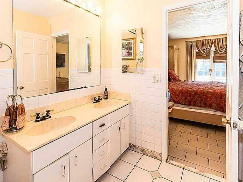 17801 Southwest 46th Street Southwest Ranches, FL 33331 - Photo 11 of 24 Bathroom Master