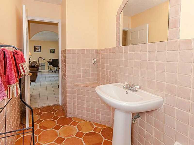 17801 Southwest 46th Street Southwest Ranches, FL 33331 - Photo 13 of 24 Bathroom