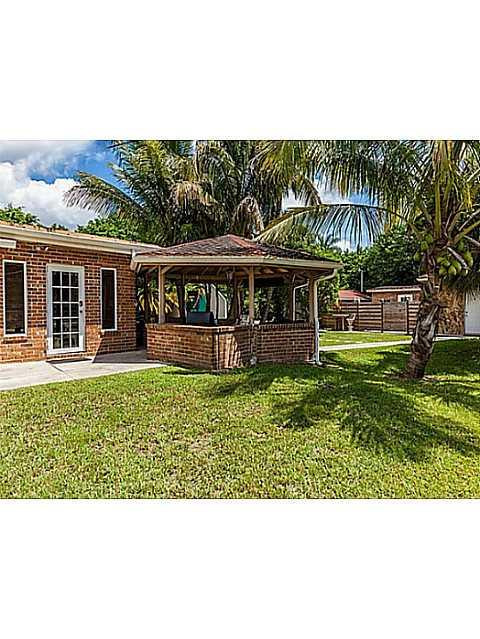 17801 Southwest 46th Street Southwest Ranches, FL 33331 - Photo 20 of 24 Exterior Back