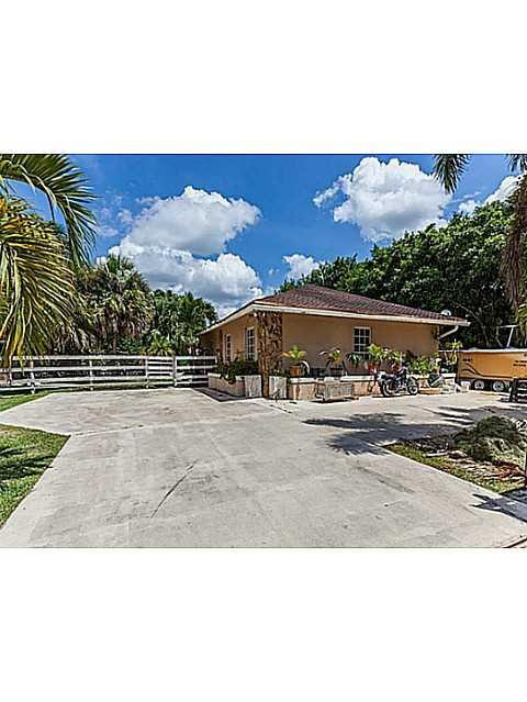 17801 Southwest 46th Street Southwest Ranches, FL 33331 - Photo 22 of 24 Exterior Back
