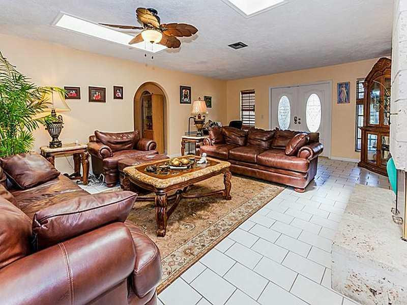 17801 Southwest 46th Street Southwest Ranches, FL 33331 - Photo 8 of 24 Living Room