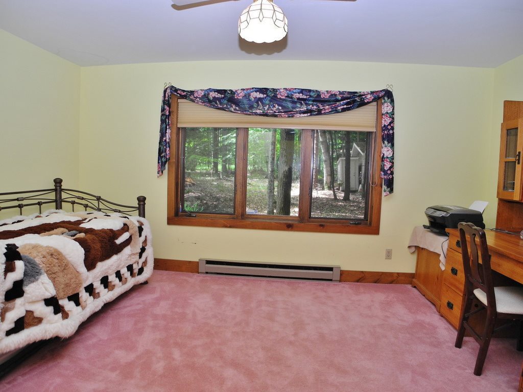 4366 North Omena Point Road Omena, MI 49674 - Photo 35 of 40 1834764-34.JPG