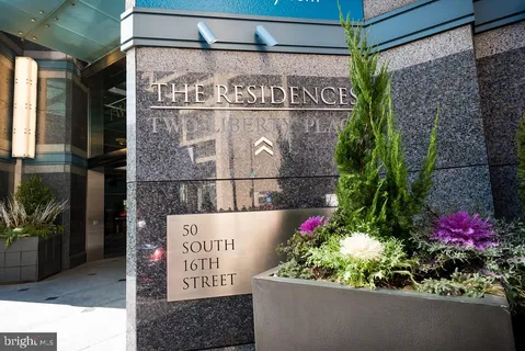 $1,100,000 | 50 South 16th Street, Unit 4210, Philadelphia, PA 19103