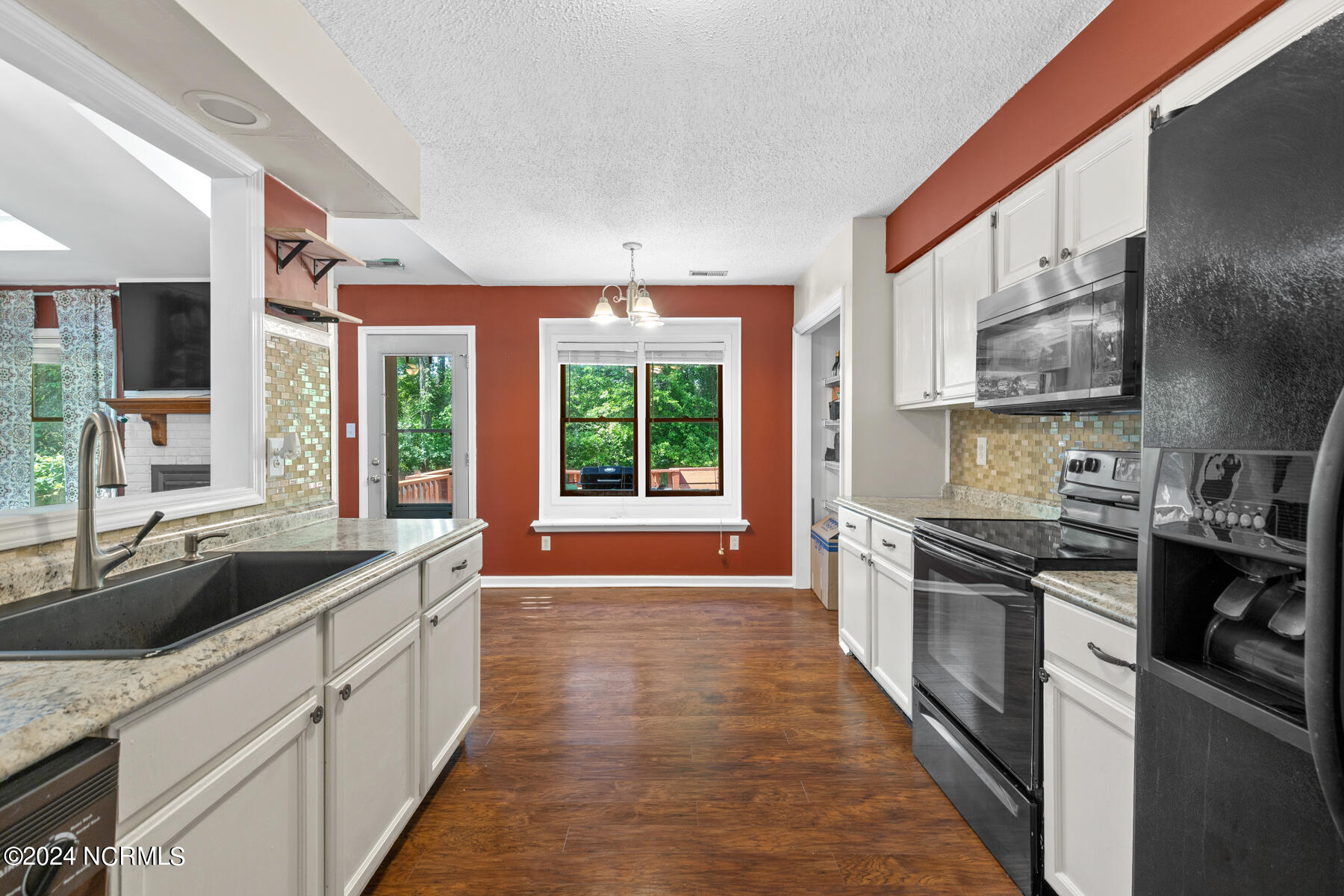 128 Raintree Circle Jacksonville, NC 28540 - Photo 11 of 20 raintree-14