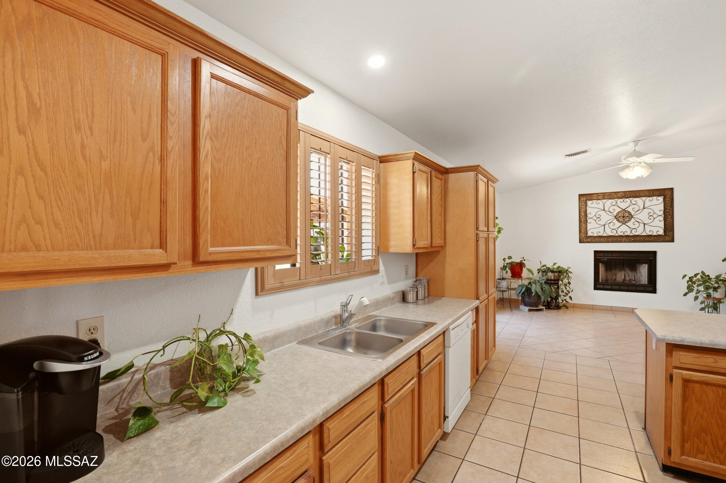 1060 Pony Lane Rio Rico, AZ 85648 - Photo 12 of 32 Gallery Image 12