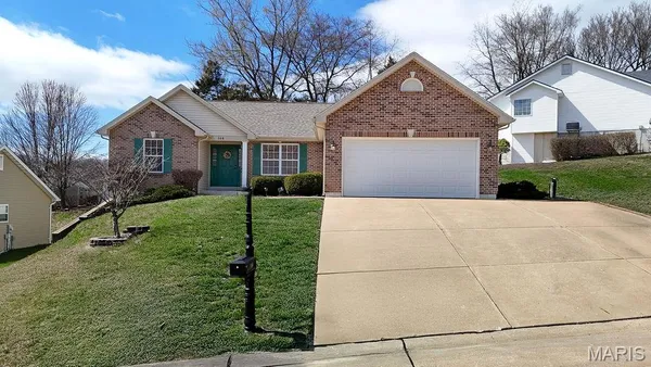 $329,900 | 308 Williamsburg Drive, Crystal City, MO 63019