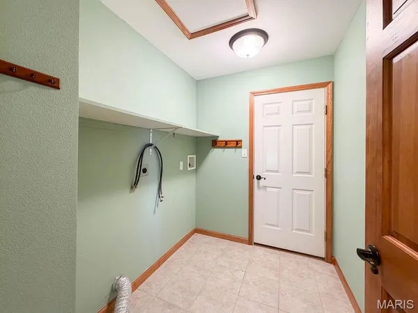 $329,900 | 308 Williamsburg Drive, Crystal City, MO 63019