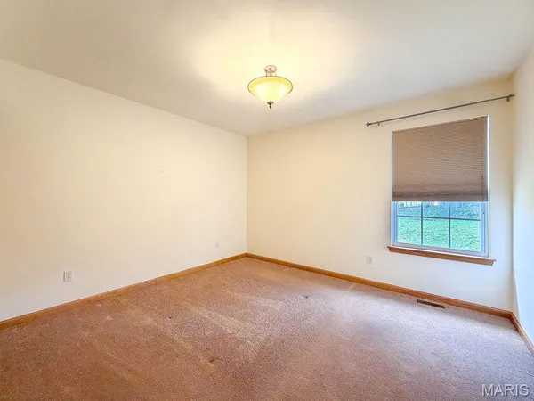 $329,900 | 308 Williamsburg Drive, Crystal City, MO 63019