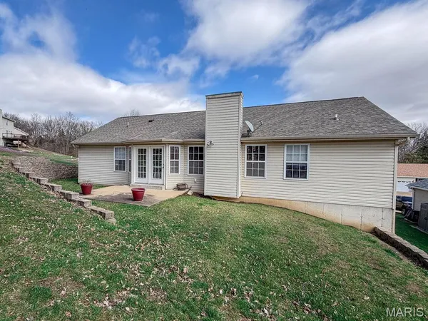 $329,900 | 308 Williamsburg Drive, Crystal City, MO 63019