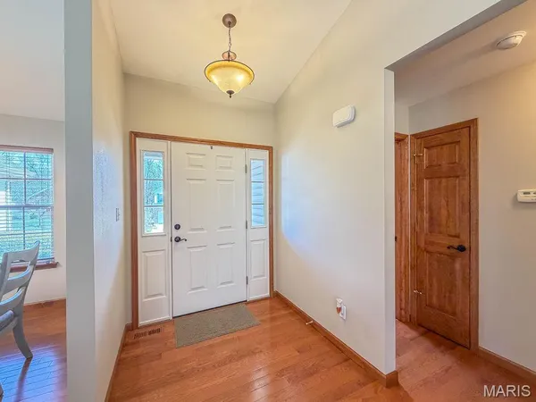 $329,900 | 308 Williamsburg Drive, Crystal City, MO 63019