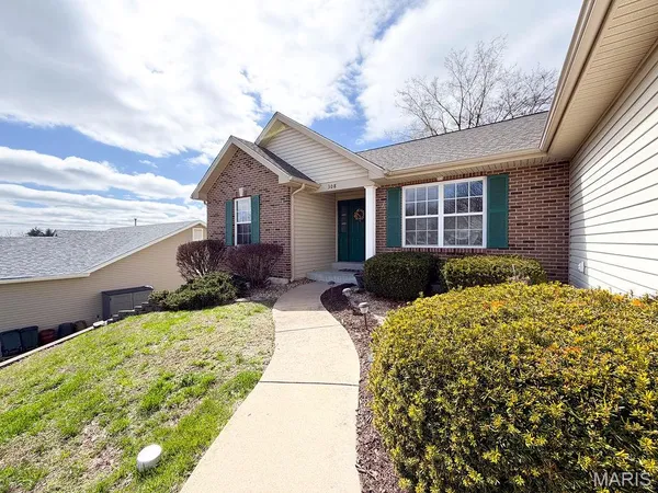 $329,900 | 308 Williamsburg Drive, Crystal City, MO 63019