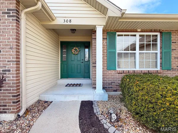 $329,900 | 308 Williamsburg Drive, Crystal City, MO 63019