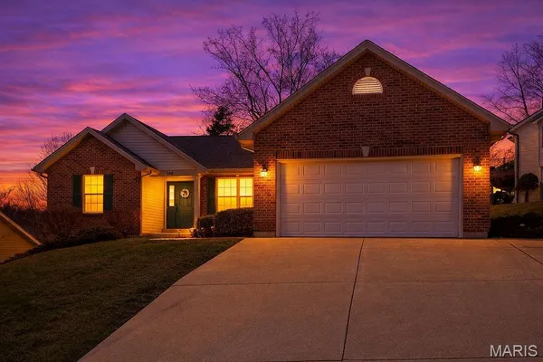 $329,900 | 308 Williamsburg Drive, Crystal City, MO 63019