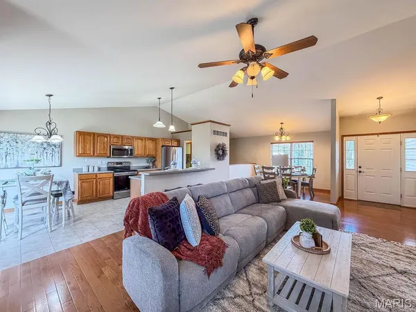 $329,900 | 308 Williamsburg Drive, Crystal City, MO 63019