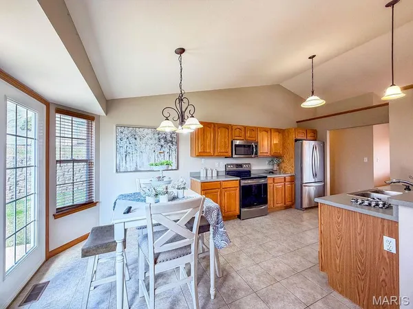 $329,900 | 308 Williamsburg Drive, Crystal City, MO 63019