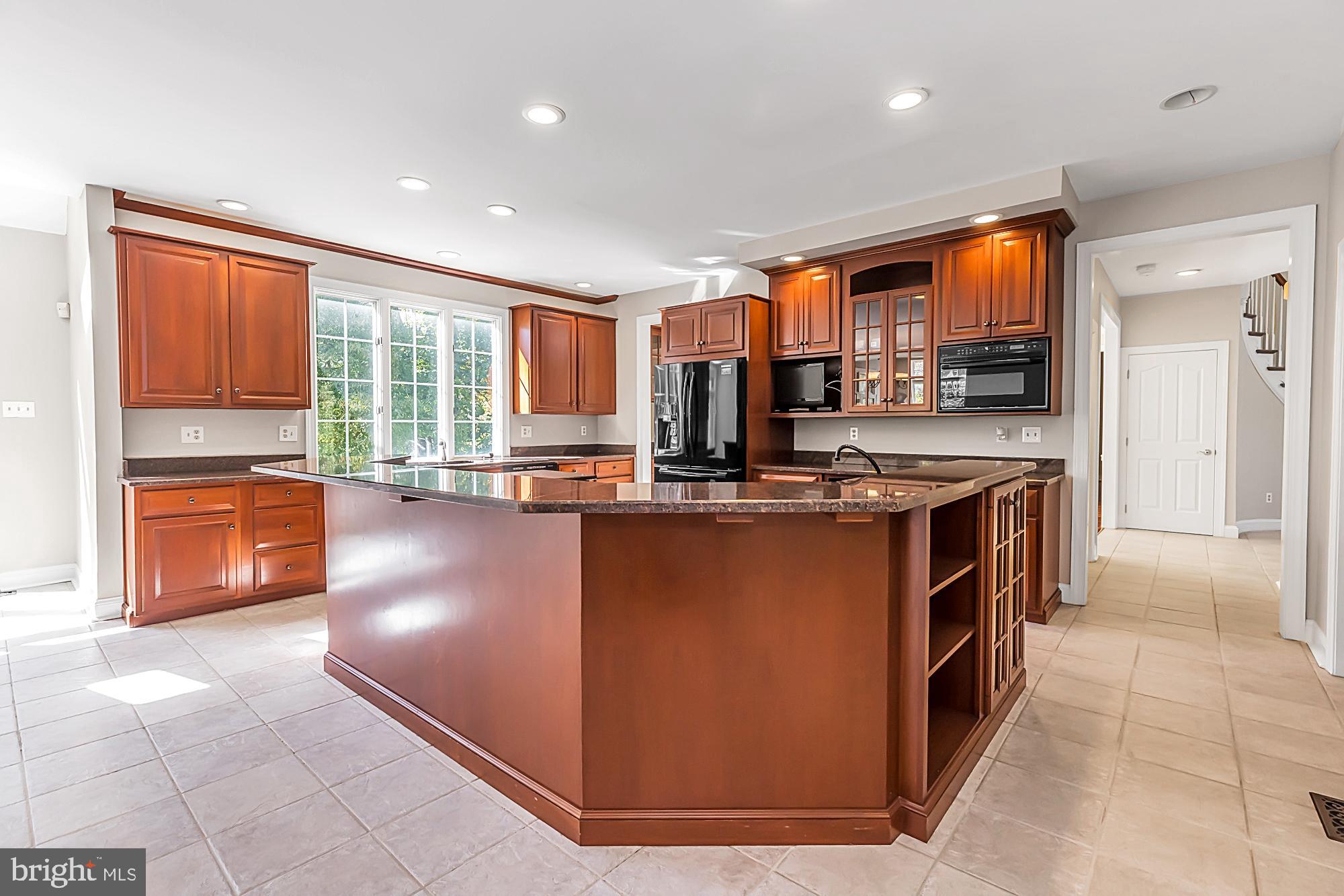 1 Rapps Run Drive Malvern, PA 19355 - Photo 16 of 71 Gourmet Eat-In Kitchen Island