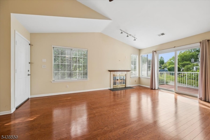 40 Ray Court Bedminster, NJ 07921 - Photo 5 of 25