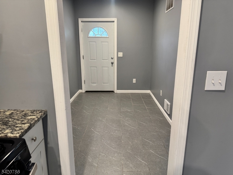 17 Home Street Somerset, NJ 08873 - Photo 8 of 20