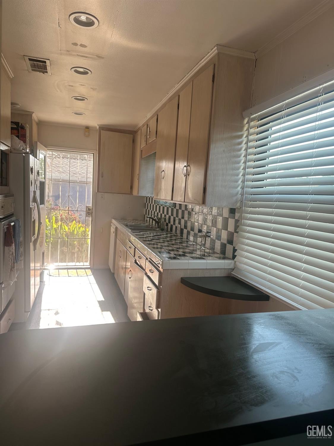 Undisclosed Address Lawndale, CA 90260 - Photo 4 of 7