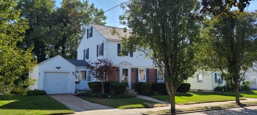 61 Brookside Drive Cranston, RI 02910 - Photo 3 of 37